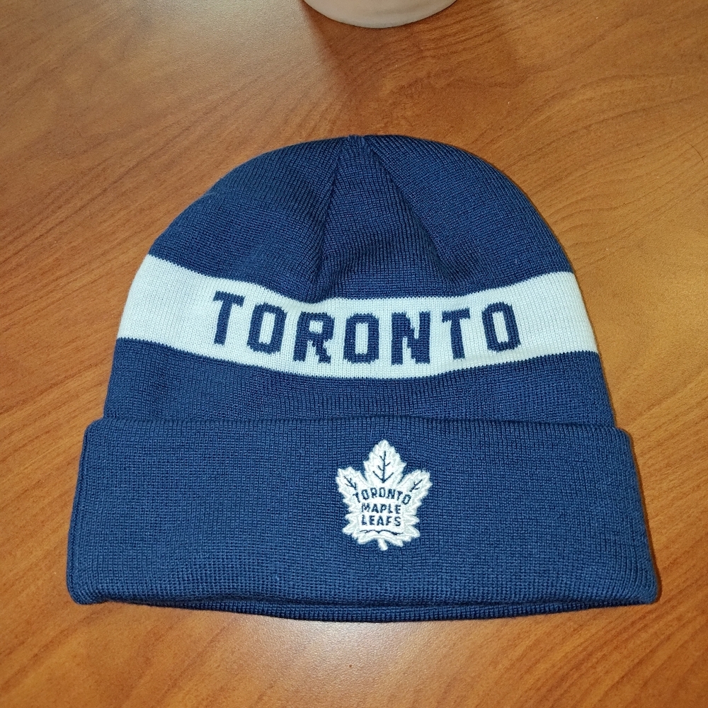 Fanatics Toronto Maple Leafs Blue Fundamental Patch Knit Cuffed Beanie